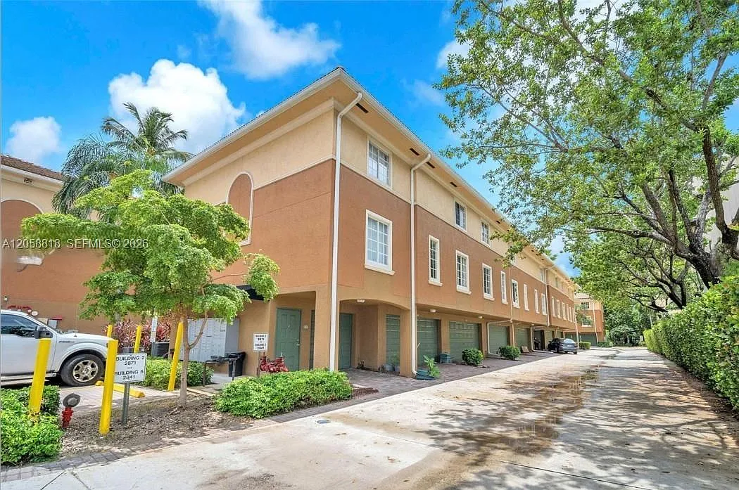 Aventi At Aventura Condo — Photo 4