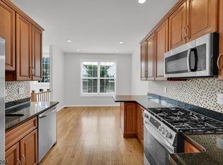 518 Coventry Dr, Nutley, NJ 07110