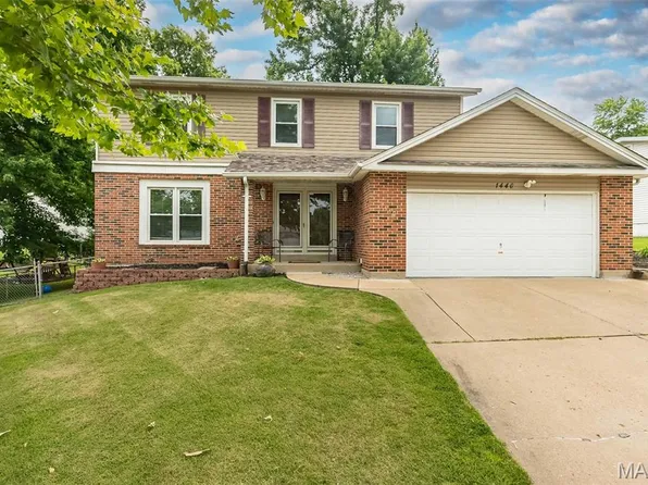 1440 Glenlea Dr, Maryland Heights, MO 63043