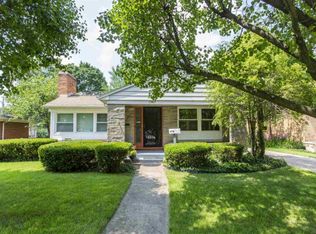 1927 Rockne Dr, South Bend, IN 46617
