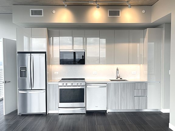 4th image of 805 Church St APT 3612