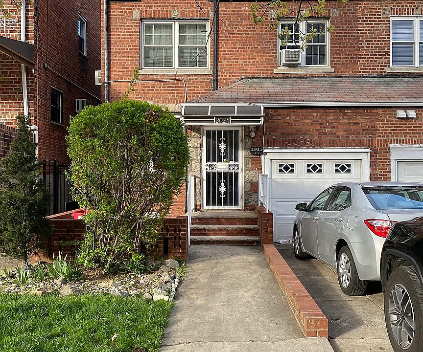 1st image of 2025 Gerritsen Ave