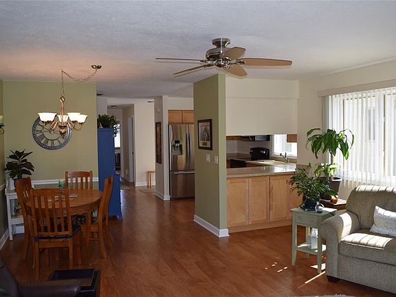 4th image of 3940 Spruce Meadow Dr