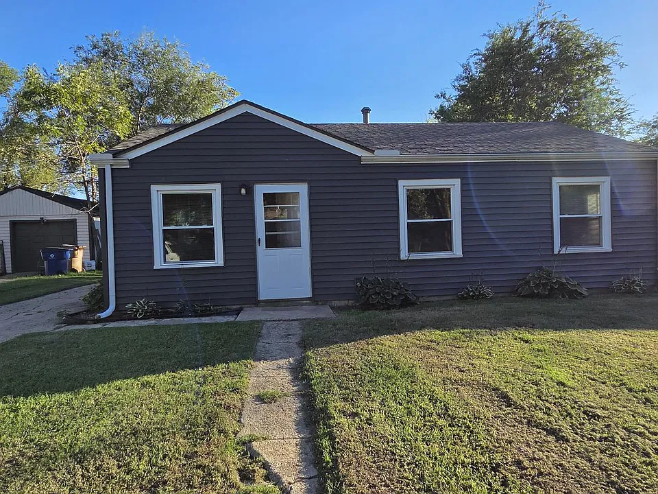 1225 E Arlington Dr