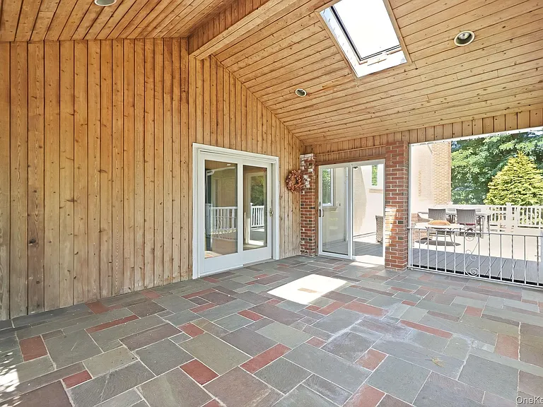 316 Gainsborg Ave #2 — Photo 19