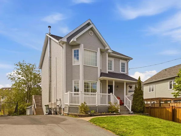 24 Morris Lake Dr, Halifax, NS B2V 2V8