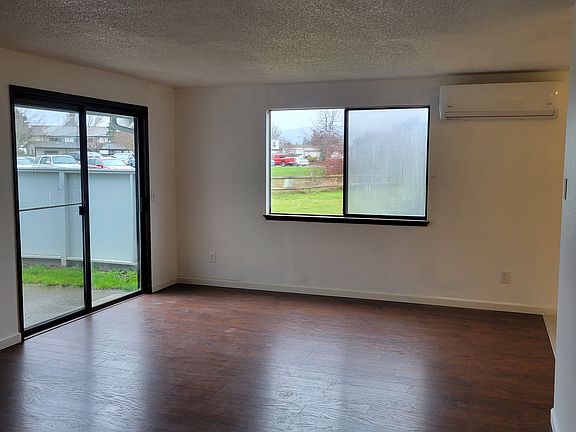 Living Room, Mountain View