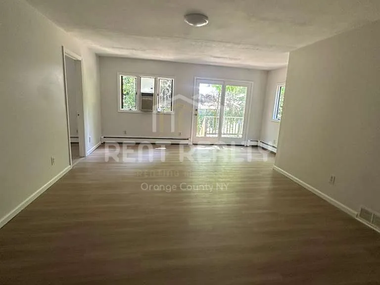 5 Ricki Ln — Photo 2