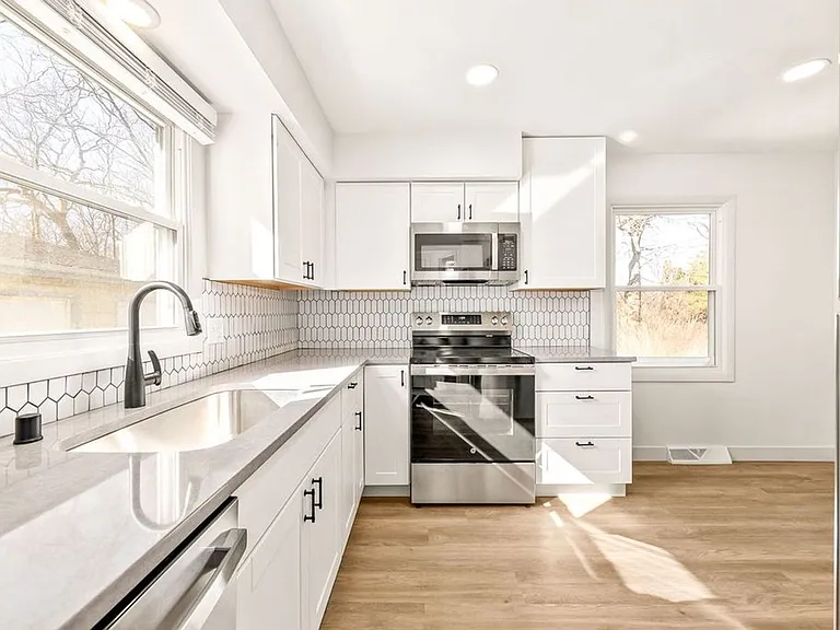 215-217 Pembroke Way (Townhouse) MyDwelling — Photo 21