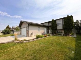 2423 W 7th Ave NE, Medicine Hat, AB T1C 1Y7