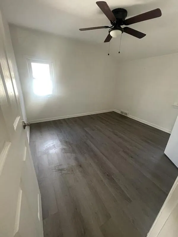 3 bed, 1.0 bath, 1168 sqft, $1,500 — Photo 3