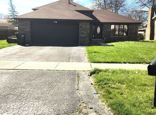 1037 185th Pl, Homewood, IL 60430