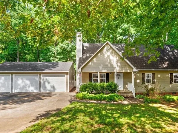 6827 Taylor Woods Ln, Pleasant Garden, NC 27313