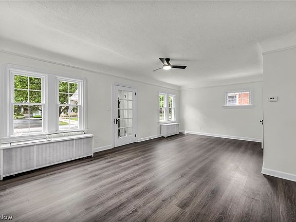 3rd image of 3326 Lincoln Ave