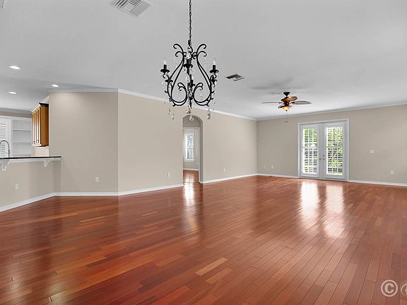 5th image of 6107 Gannetdale Dr