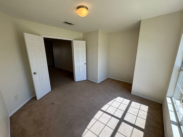 6600 Taree Loop — Photo 7