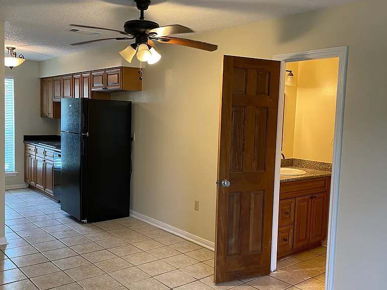1153 Heather Ln #B — Photo 9