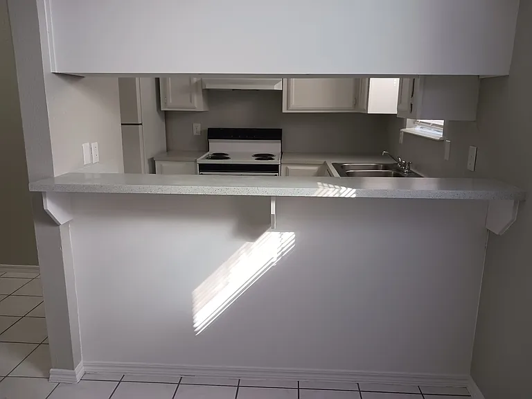 2202 W Elisa Ln #4 — Photo 5