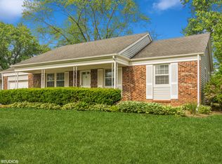 691 Essington Ln, Buffalo Grove, IL 60089