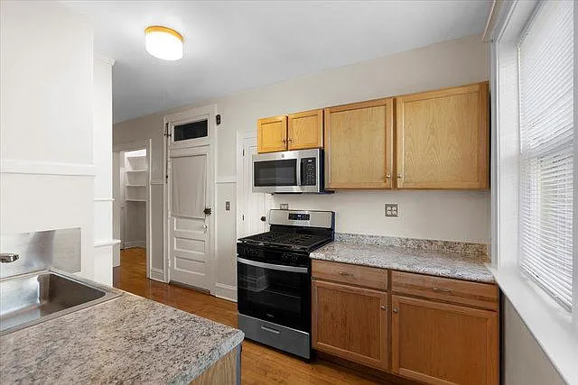 811 Dobson St #1E — Photo 4
