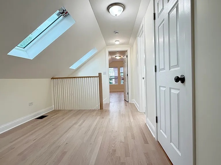 5821 W Gunnison St — Photo 38