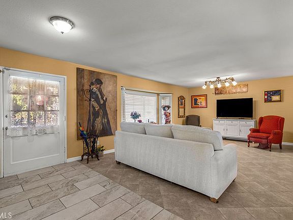 5th image of 5444 Peacock Ln