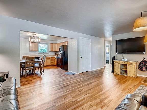 Open concept living - perfect for entertaining and daily life