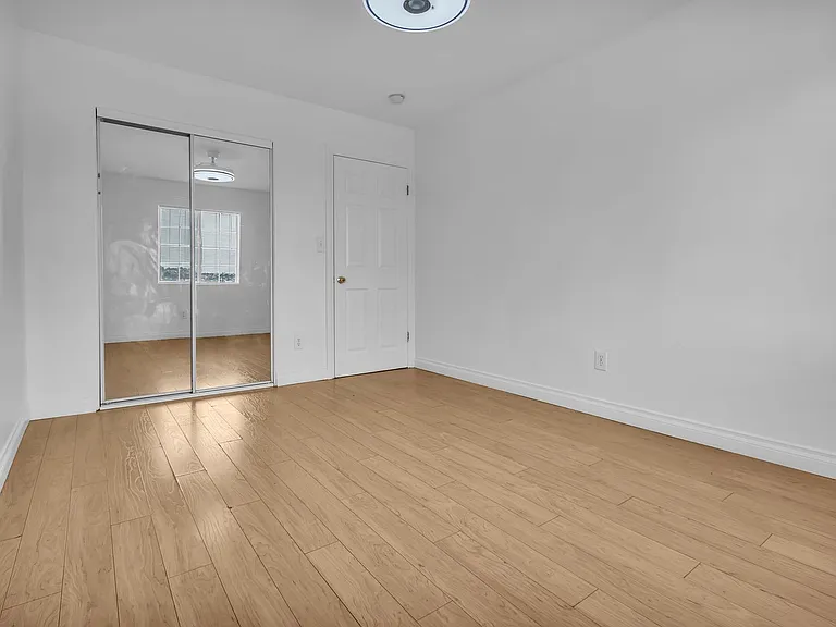1672 N Soto St — Photo 24
