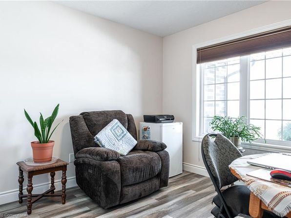 74 Edison St #5, Saint Marys, ON N4X 0A9