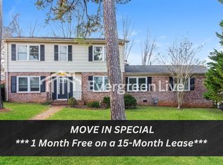 614 Pine Hill Dr, Boiling Springs, SC 29316