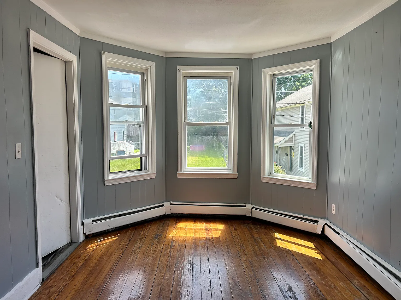 3 bed, 850 sqft, $1,775 — Photo 2