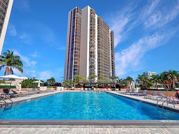 4th image of 20379 W Country Club Dr APT 1837