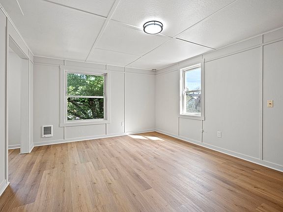 4th image of 284 E 16th Ave APT 1