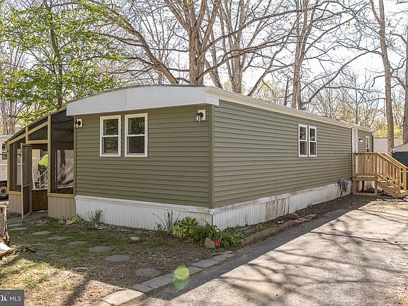 3rd image of 29 Hazelwood Dr