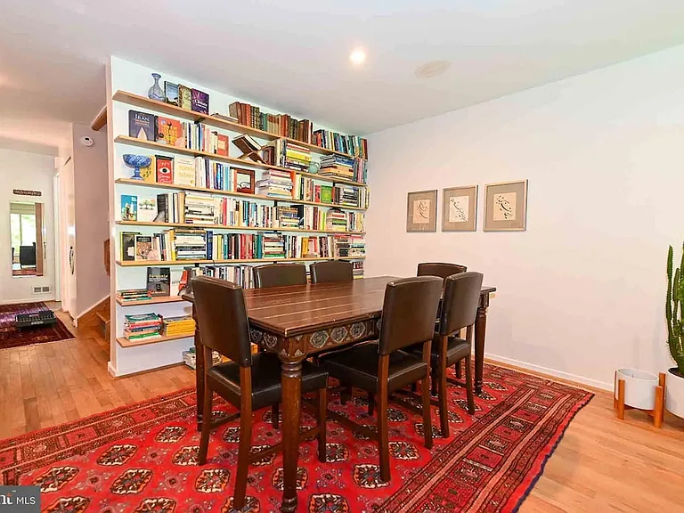 11635 Hunters Green Ct — Photo 10