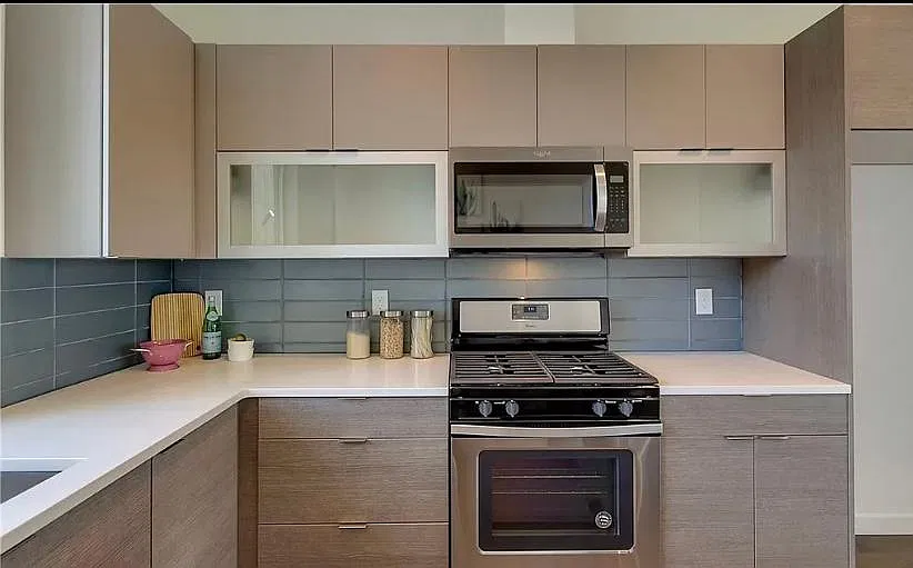 2414 S Plum St — Photo 3
