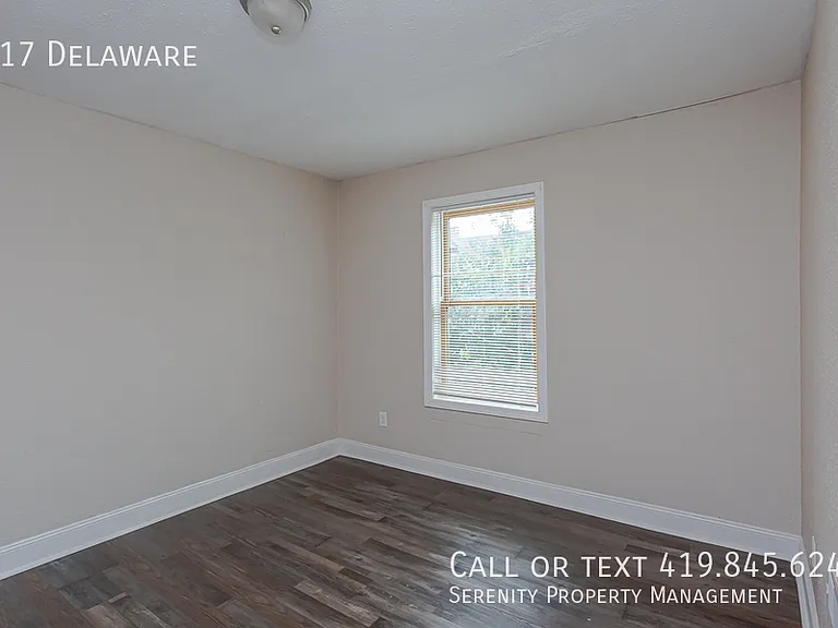 517 W Delaware Ave — Photo 16