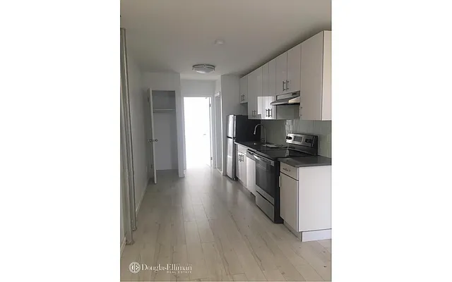 Rented by Douglas Elliman | media 27