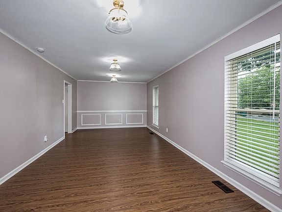 5th image of 8 Kings Mountain Ct