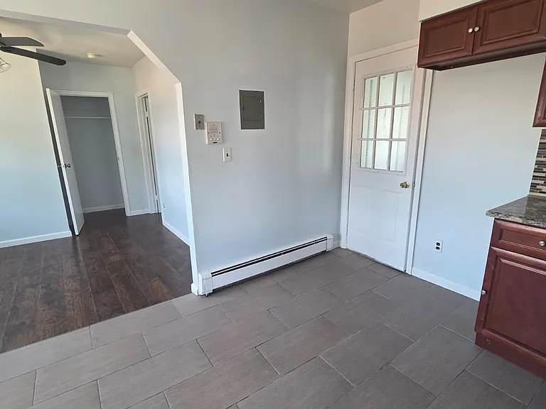 389 Avenue E #3 — Photo 15
