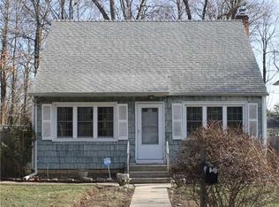 14 Shady Ln, Huntington, NY 11743