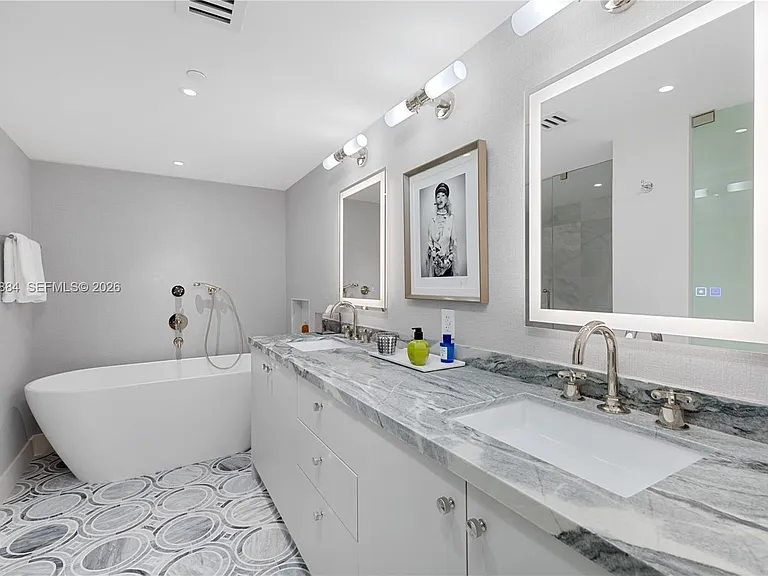 1800 Sunset Harbour Dr #1102/4 — Photo 25