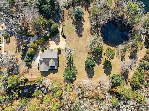 3rd image of 134 Meadow Wood Ct