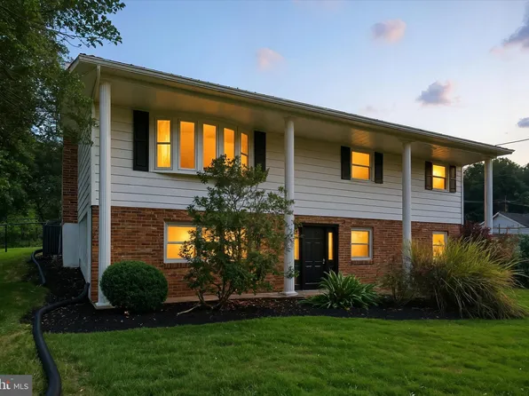 5206 Rockery Rd, Spring Grove, PA 17362