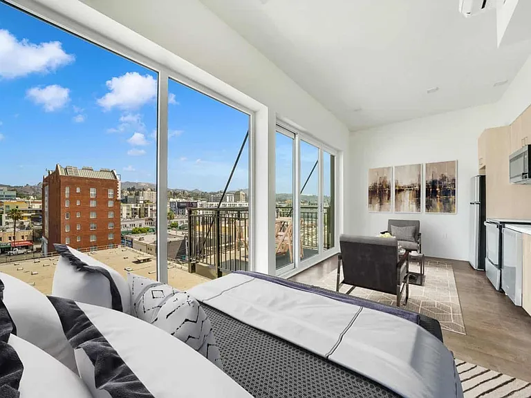 6762 Hawthorn Ave — Photo 3