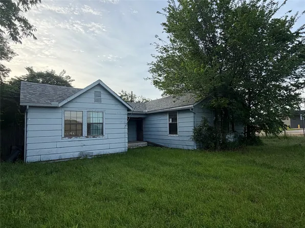 408 Crestview Dr, Kennedale, TX 76060
