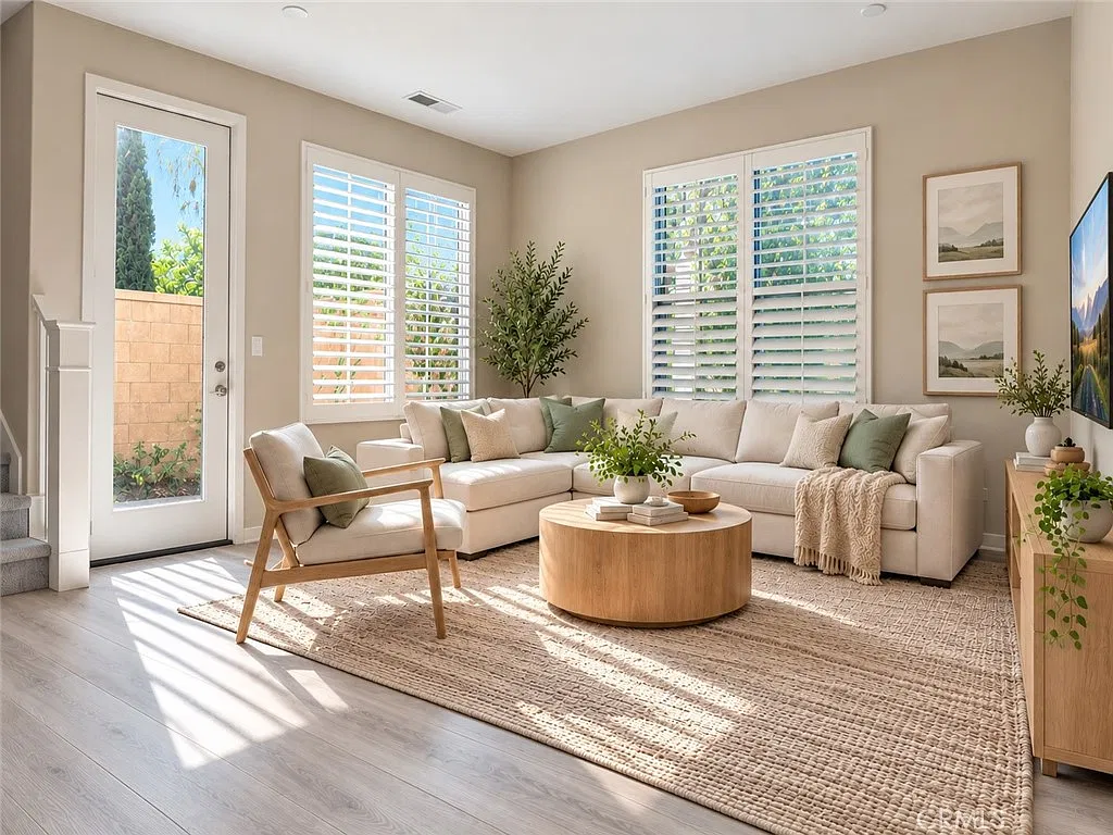 3 bed, 2.5 bath, 1570 sqft, $4,650 — Photo 1