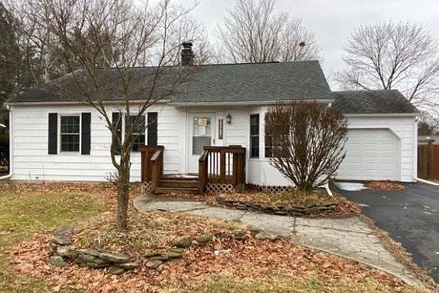 345 Marshall St photo 1