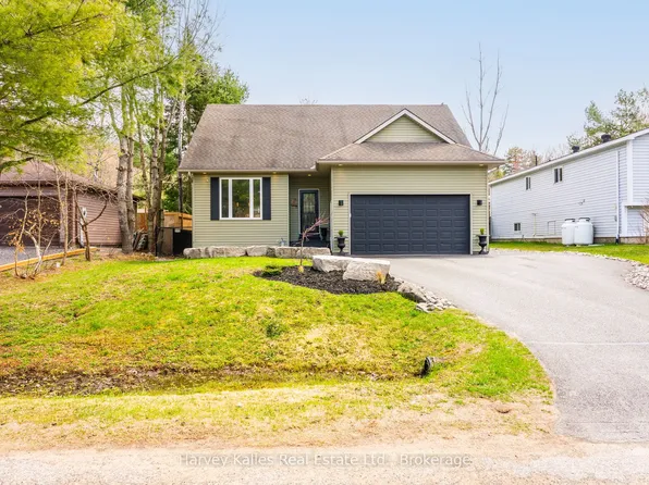 6 Johnston St, Muskoka Lakes, ON P0B 1J0