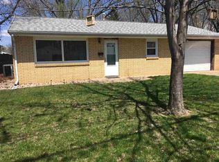 2003 Windsor St, Pekin, IL 61554